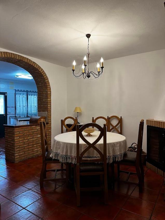 Espaciosa y Elegante Casa Rural en Los Marines Exterior foto
